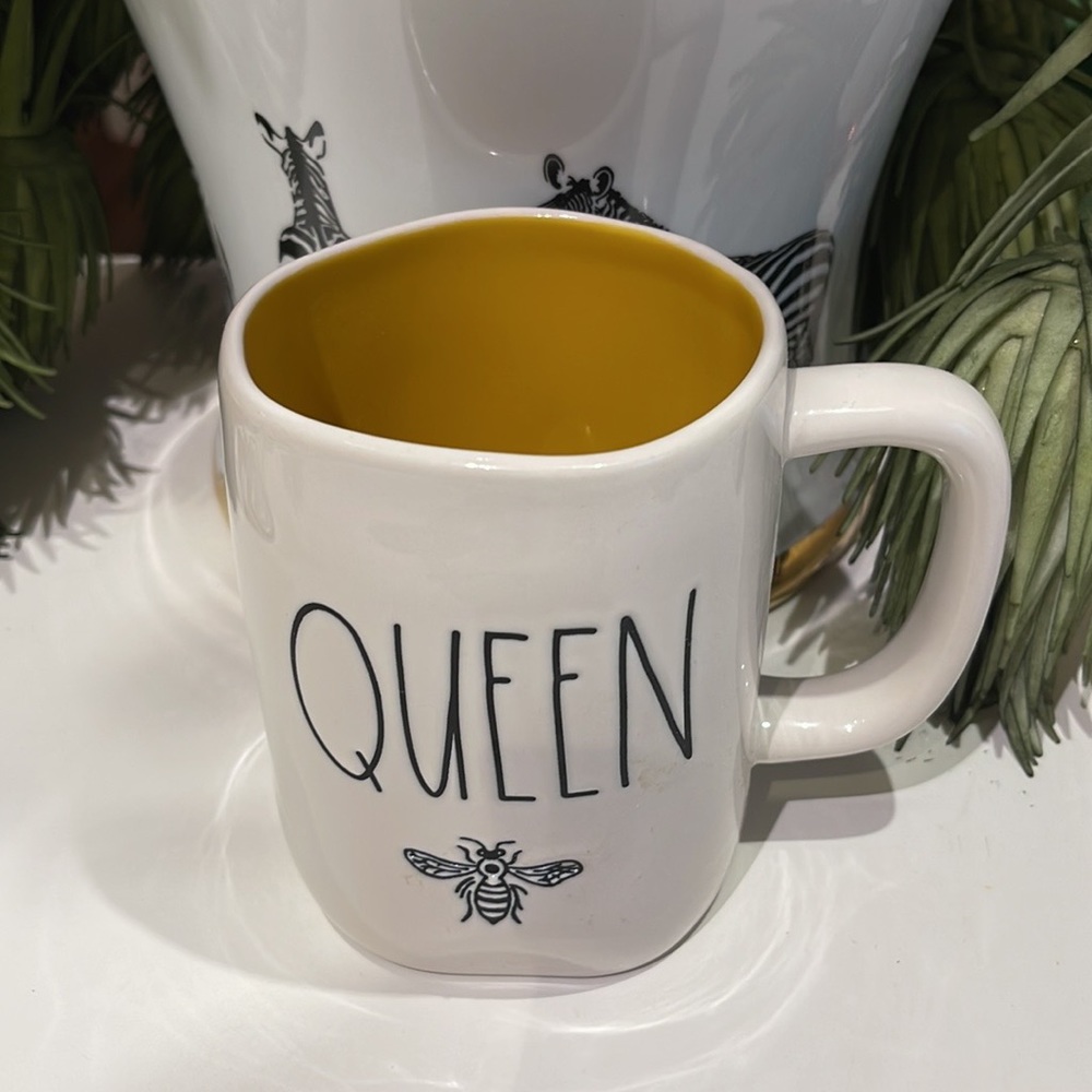 Bundle of four cups